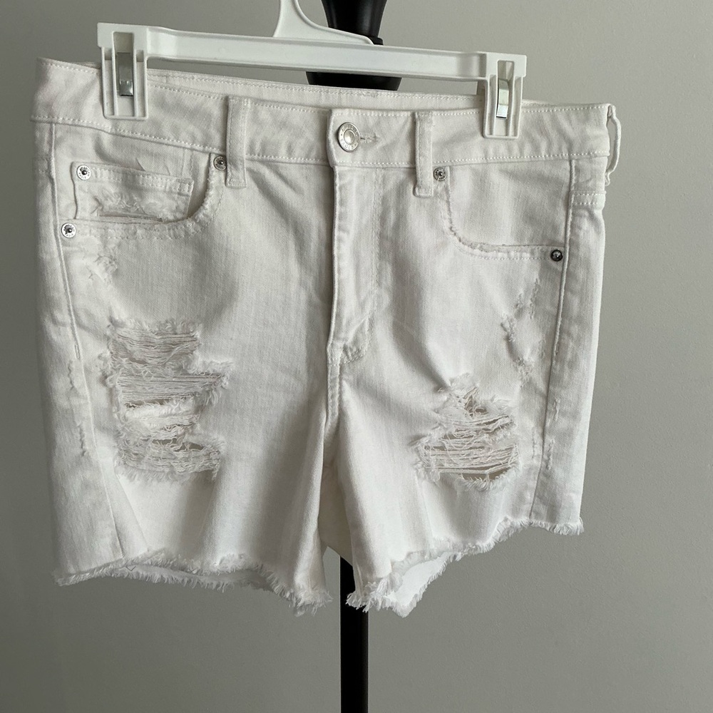 AE High Rise Shortie Super Stretch White Distressed Denim Shorts Size 12
